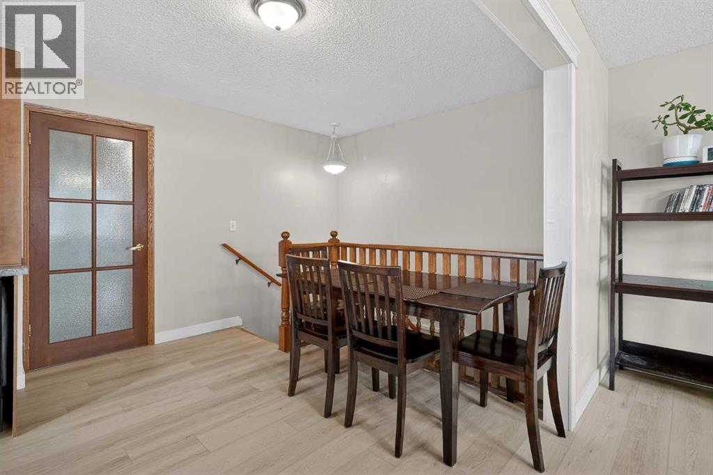 3503 42 Street Ne, Calgary, AB - Indoor Photo Showing Dining Room