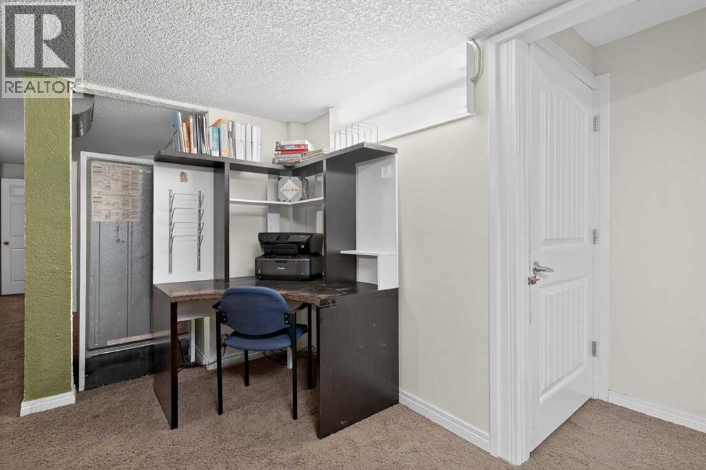 3503 42 Street Ne, Calgary, AB - Indoor