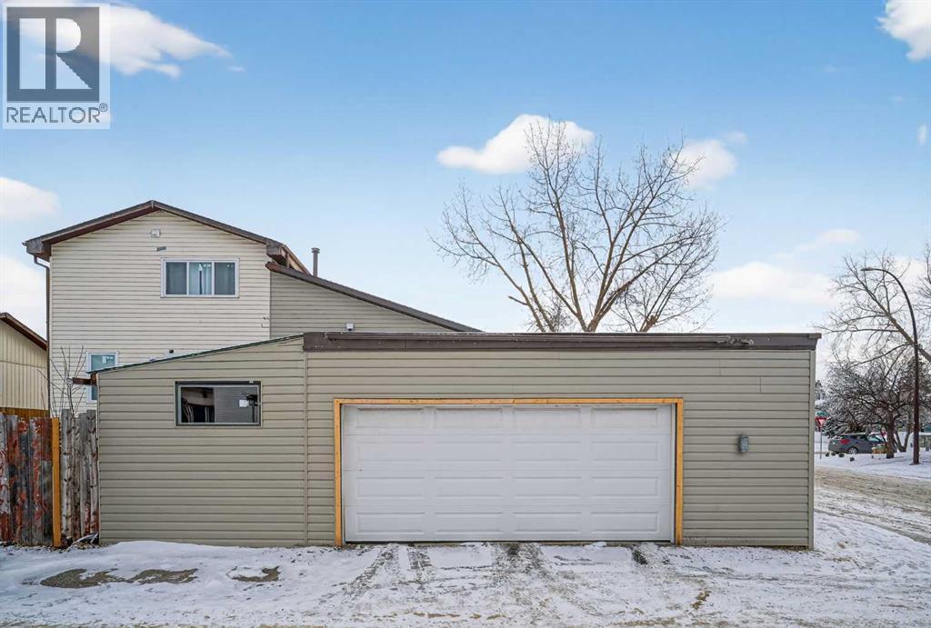 3503 42 Street Ne, Calgary, AB - Outdoor With Exterior