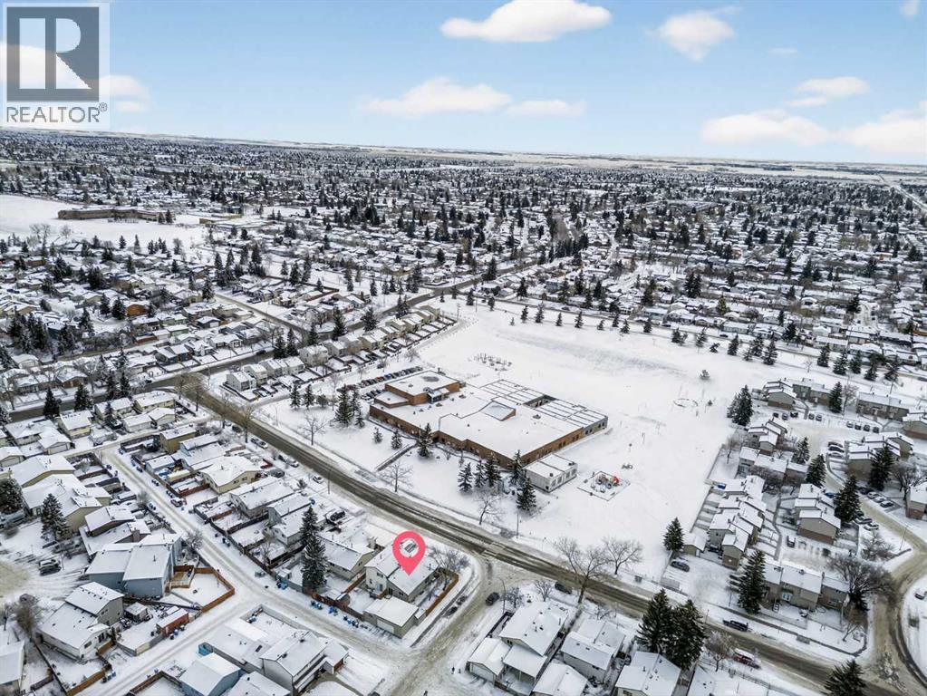 3503 42 Street Ne, Calgary, AB - Outdoor With View