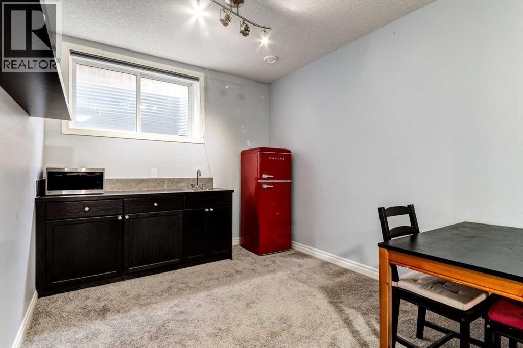 14 Marquis Heights Se, Calgary, AB - Indoor