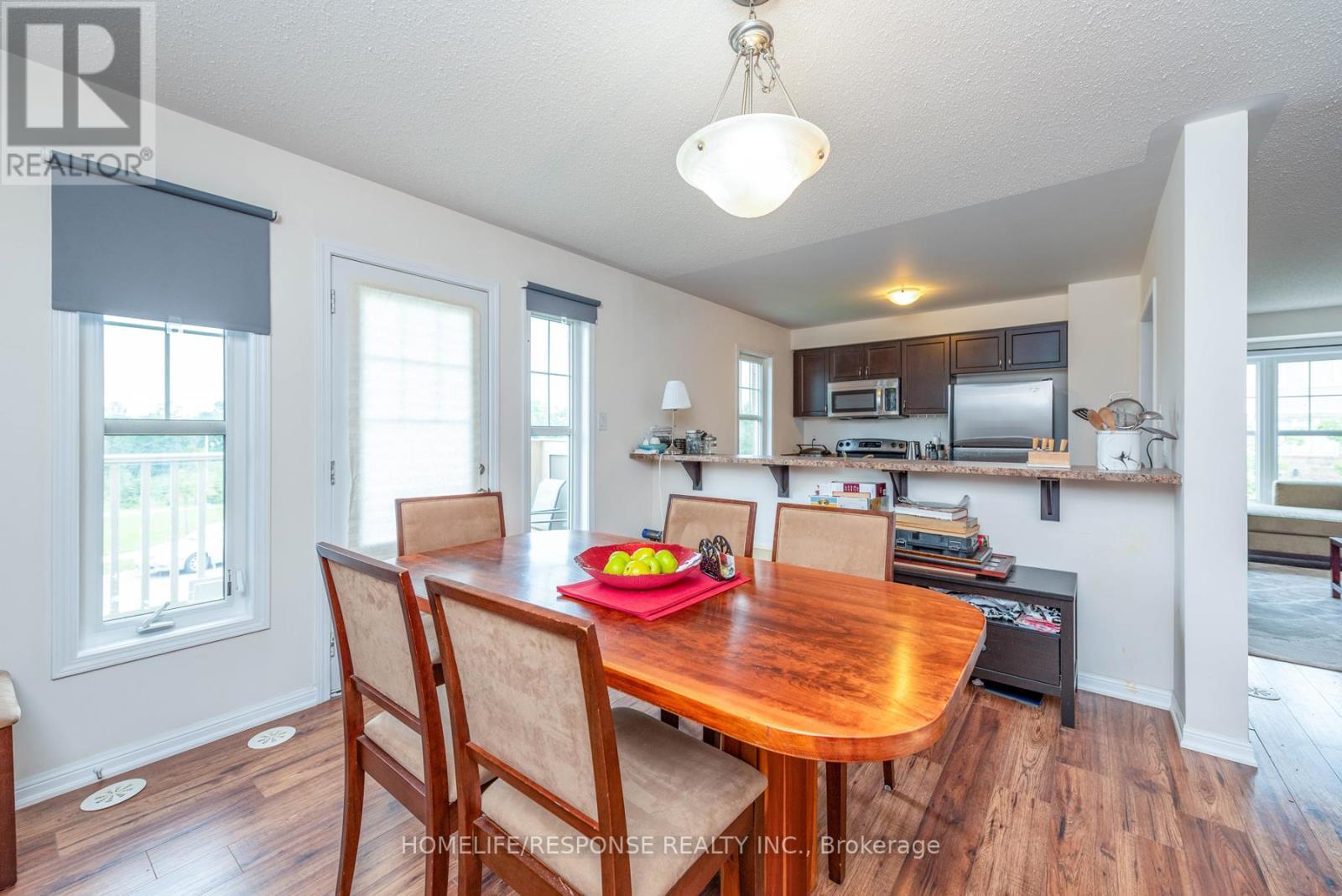 577 Pharo Point, Milton, ON - Indoor Photo Showing Dining Room