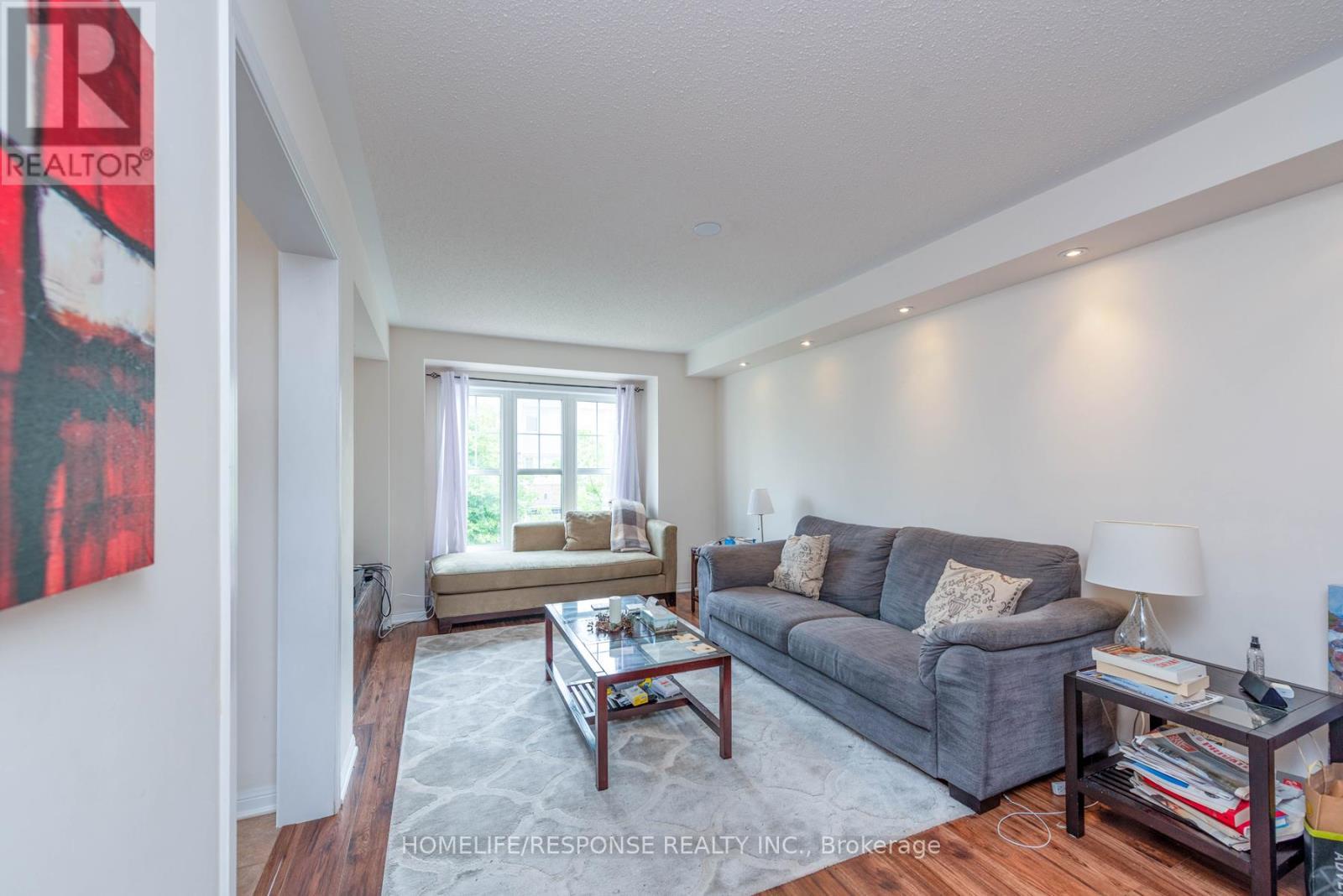 577 Pharo Point, Milton, ON - Indoor Photo Showing Living Room