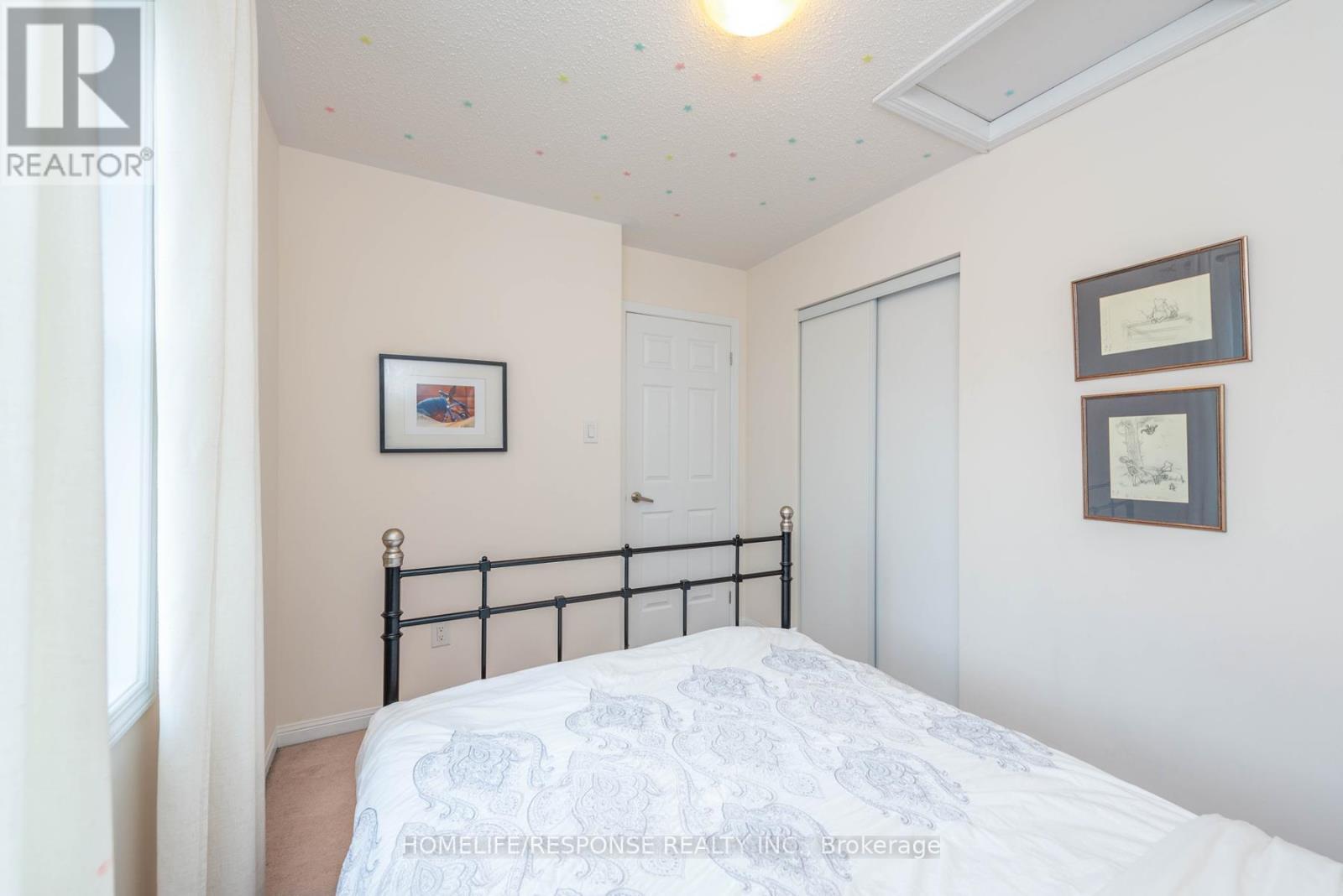 577 Pharo Point, Milton, ON - Indoor Photo Showing Bedroom