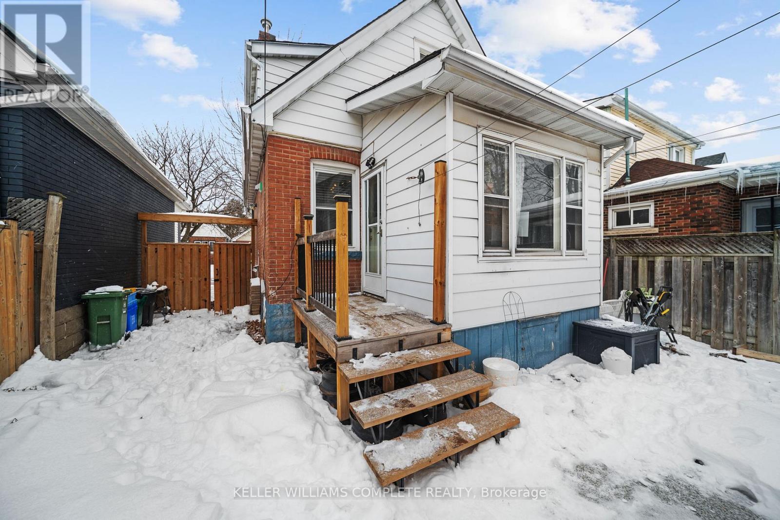 22 Cope Street, Hamilton, ON - Outdoor