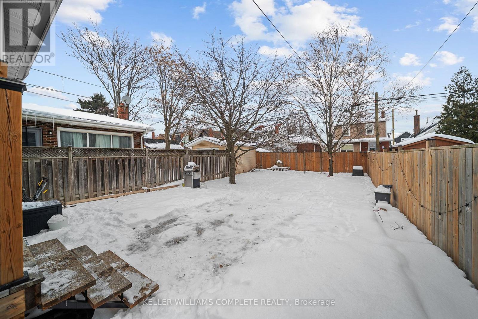 22 Cope Street, Hamilton, ON - Outdoor