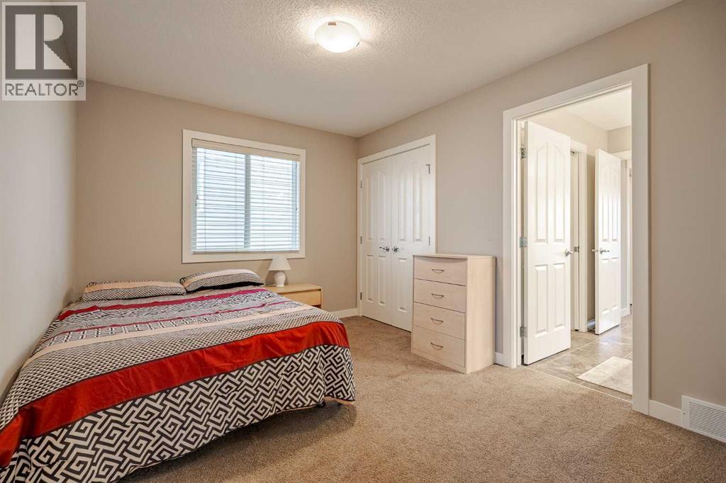 355 Evanston Way Nw, Calgary, AB - Indoor Photo Showing Bedroom