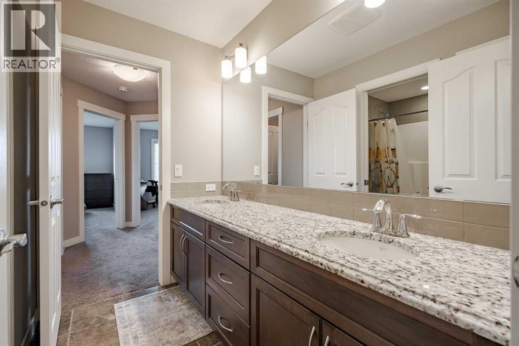 355 Evanston Way Nw, Calgary, AB - Indoor Photo Showing Bathroom