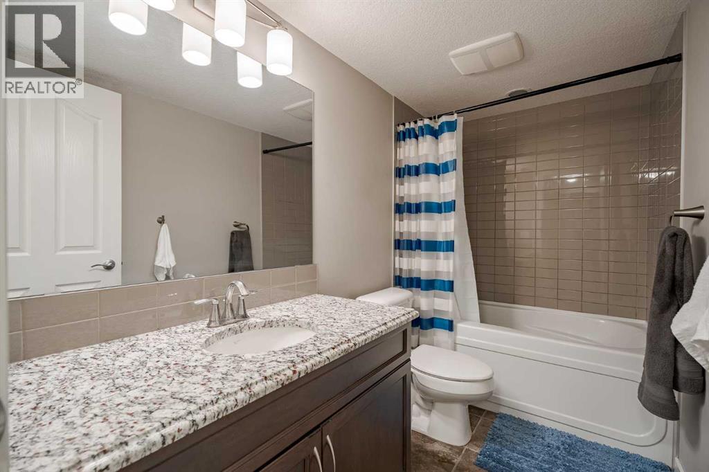 355 Evanston Way Nw, Calgary, AB - Indoor Photo Showing Bathroom