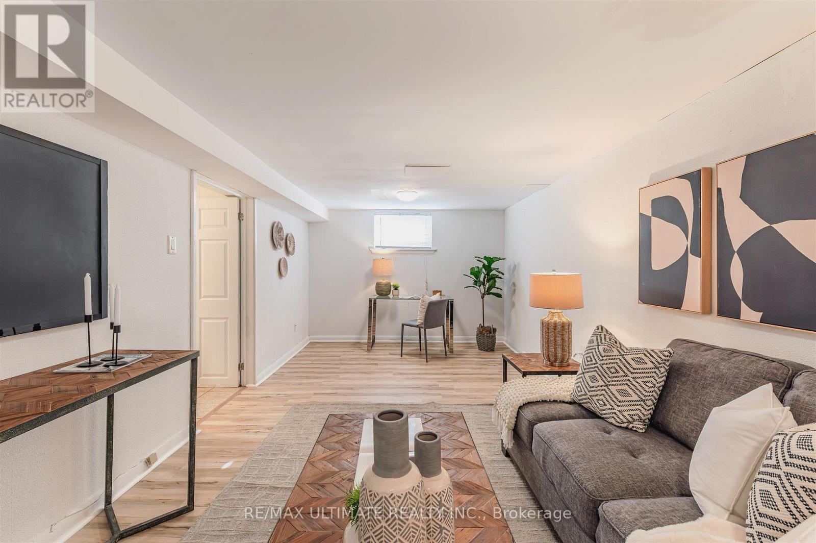 110 De Quincy Boulevard, Toronto, ON - Indoor