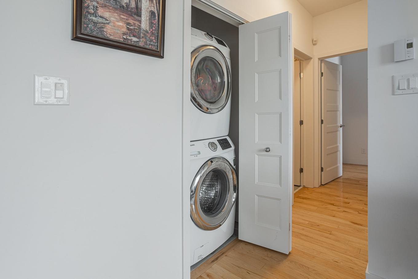 Corridor - 409-440 Rue De La Gauchetière E., Montréal (Ville-Marie), QC - Indoor Photo Showing Laundry Room
