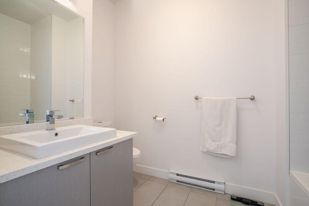 Salle de bains - 409-440 Rue De La Gauchetière E., Montréal (Ville-Marie), QC - Indoor Photo Showing Bathroom