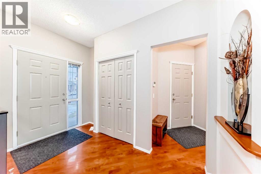Bright, spacious front foyer - 11931 Valley Ridge Drive Nw, Calgary, AB - Indoor Photo Showing Other Room