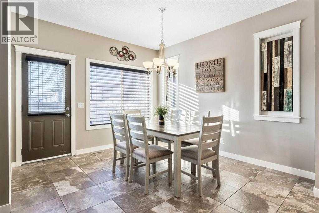 285 Evanspark Gardens Nw, Calgary, AB - Indoor Photo Showing Dining Room