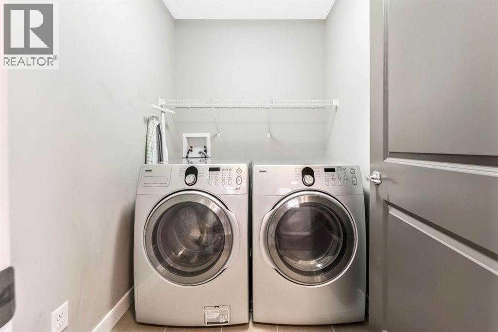 285 Evanspark Gardens Nw, Calgary, AB - Indoor Photo Showing Laundry Room