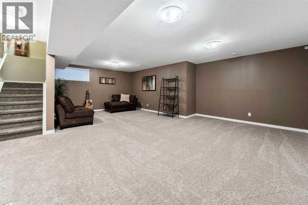 285 Evanspark Gardens Nw, Calgary, AB - Indoor Photo Showing Other Room