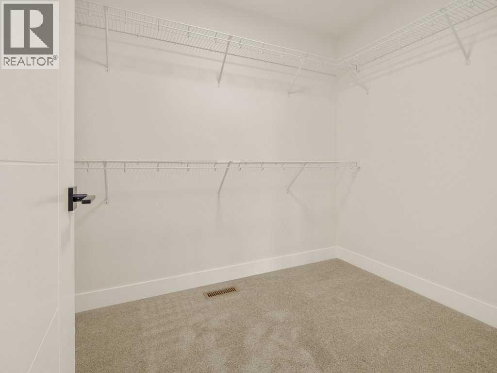 4517 40 Avenue S, Lethbridge, AB - Indoor With Storage