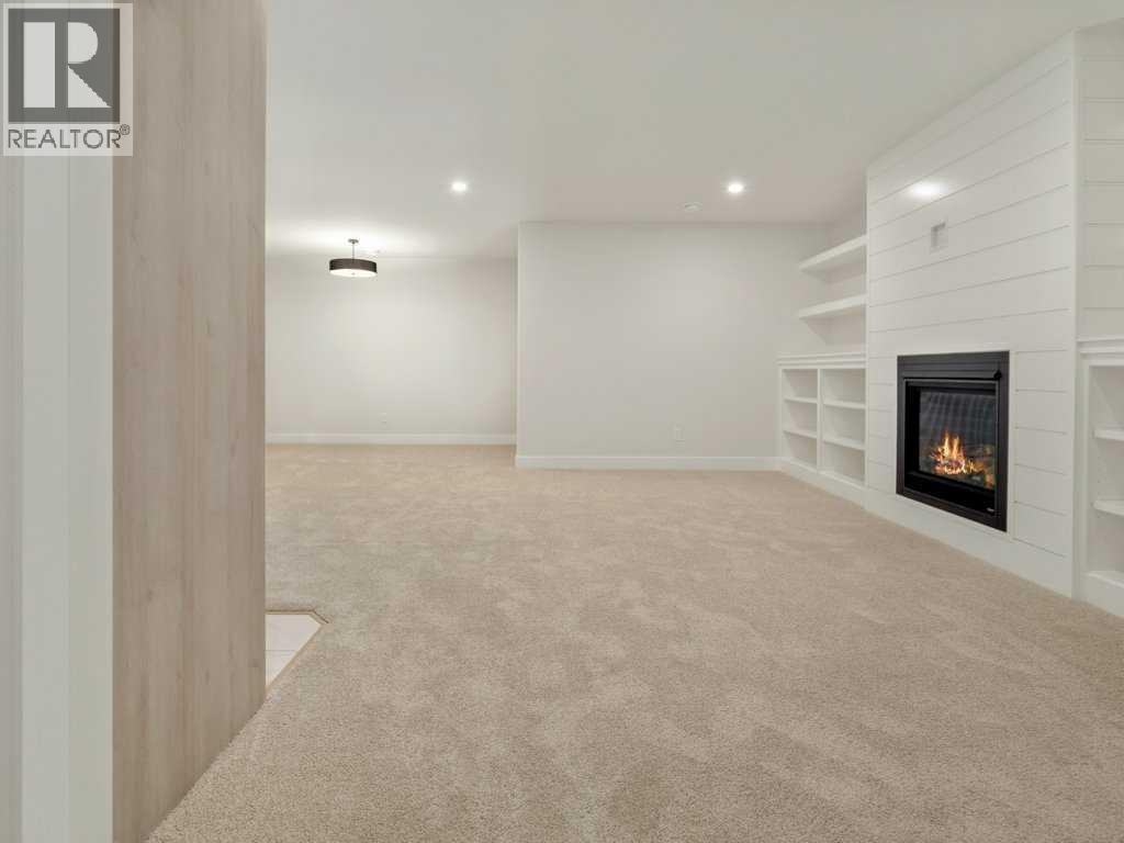 4517 40 Avenue S, Lethbridge, AB - Indoor With Fireplace