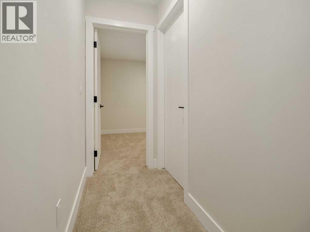 4517 40 Avenue S, Lethbridge, AB - Indoor Photo Showing Other Room