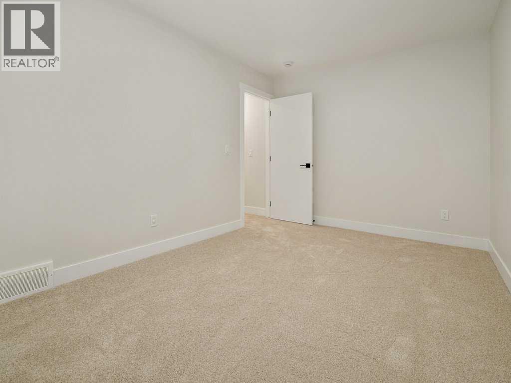 4517 40 Avenue S, Lethbridge, AB - Indoor Photo Showing Other Room