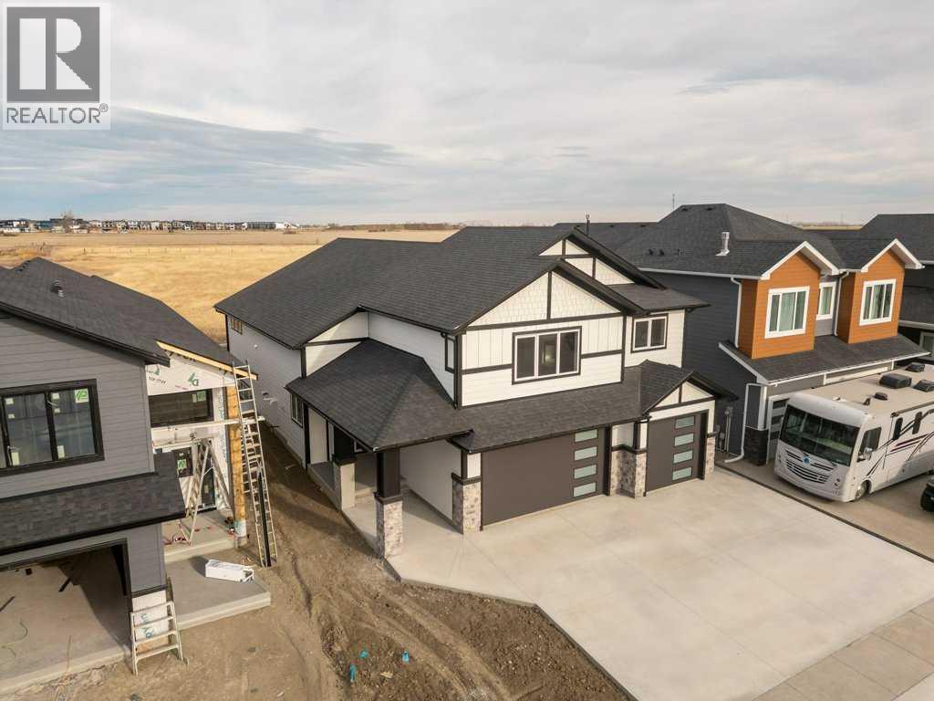 4517 40 Avenue S, Lethbridge, AB - Outdoor