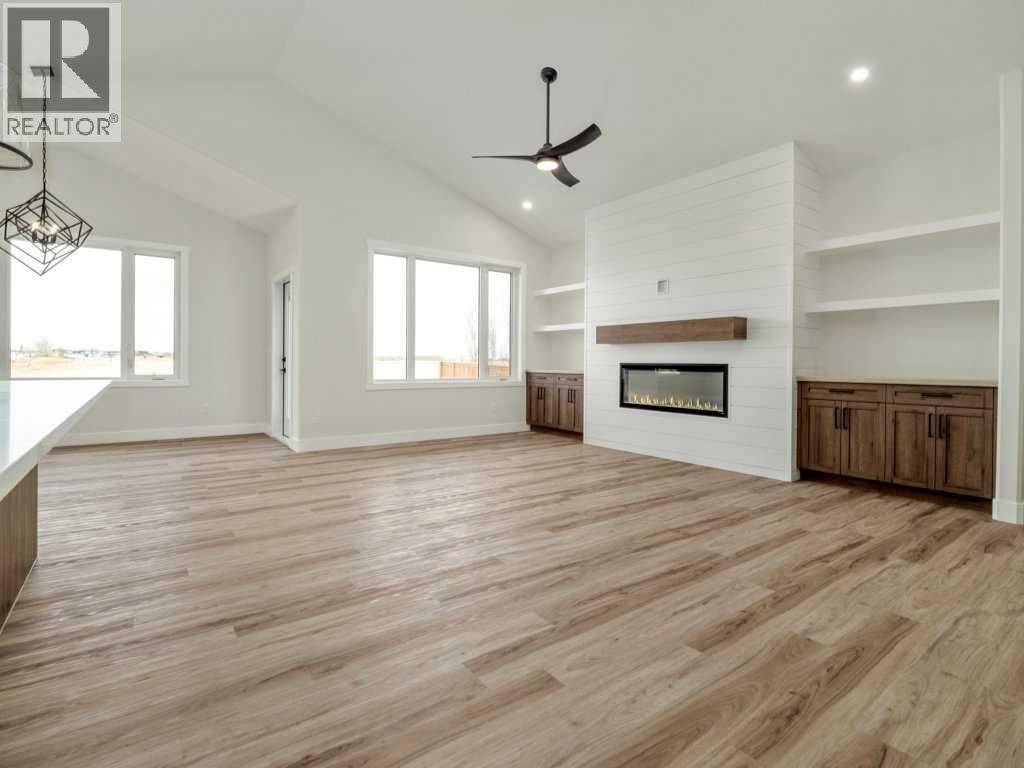 4517 40 Avenue S, Lethbridge, AB - Indoor With Fireplace