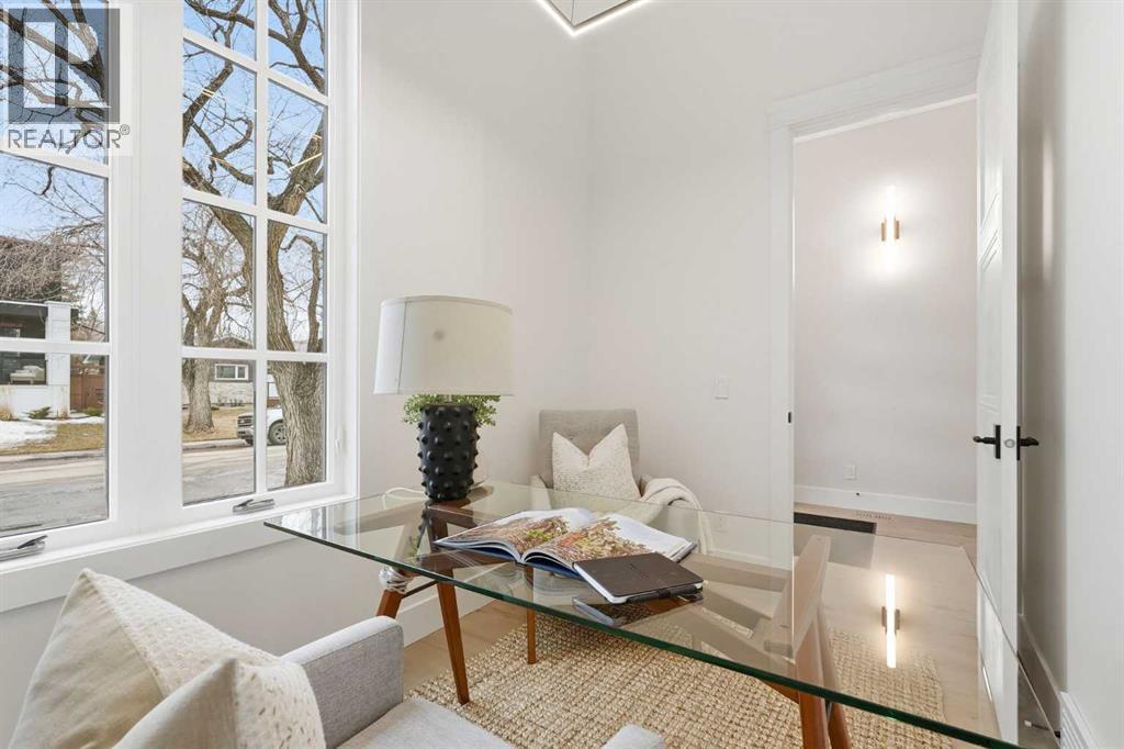 134 Lissington Drive Sw, Calgary, AB - Indoor