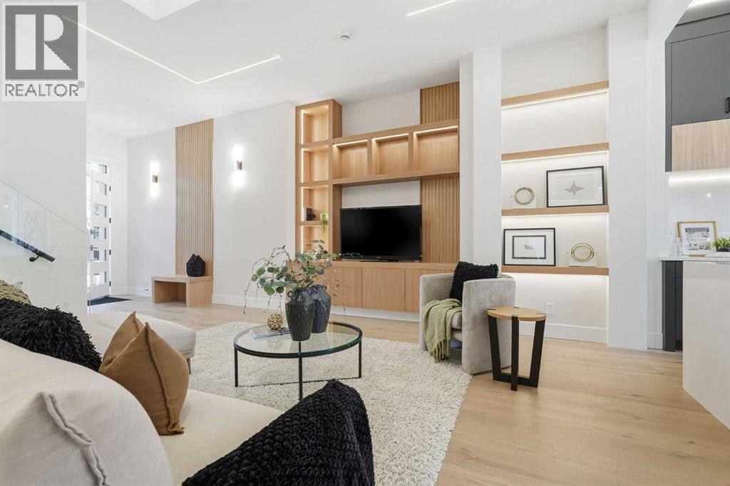 134 Lissington Drive Sw, Calgary, AB - Indoor Photo Showing Living Room