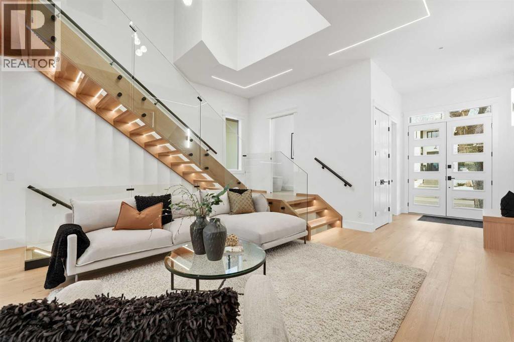 134 Lissington Drive Sw, Calgary, AB - Indoor Photo Showing Other Room