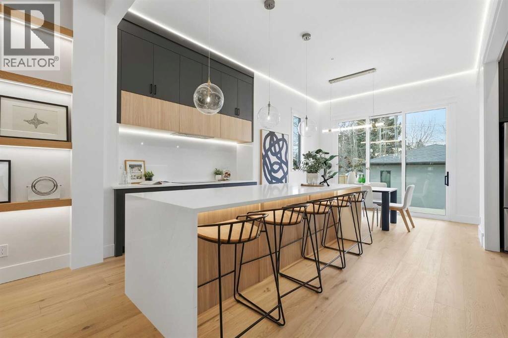 134 Lissington Drive Sw, Calgary, AB - Indoor Photo Showing Other Room