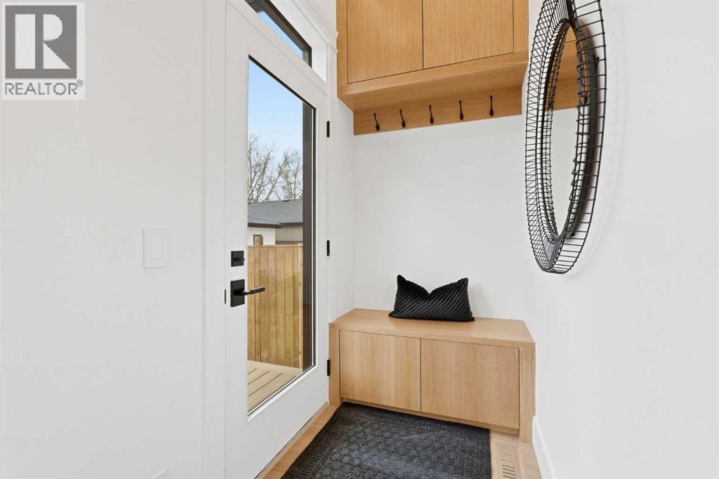 134 Lissington Drive Sw, Calgary, AB - Photo Showing Other Room