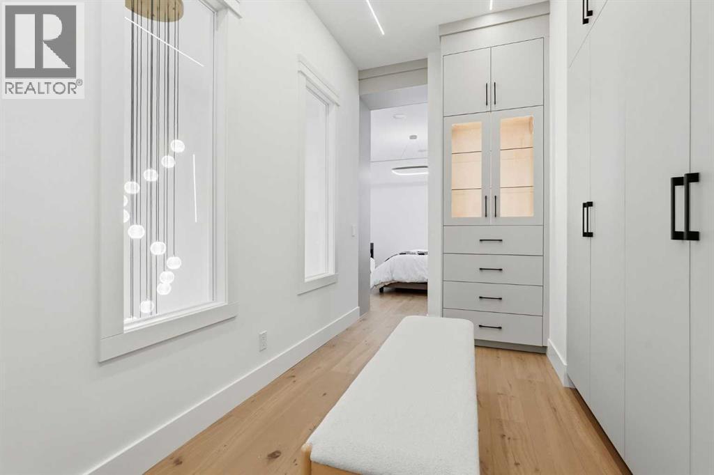 134 Lissington Drive Sw, Calgary, AB - Indoor Photo Showing Other Room