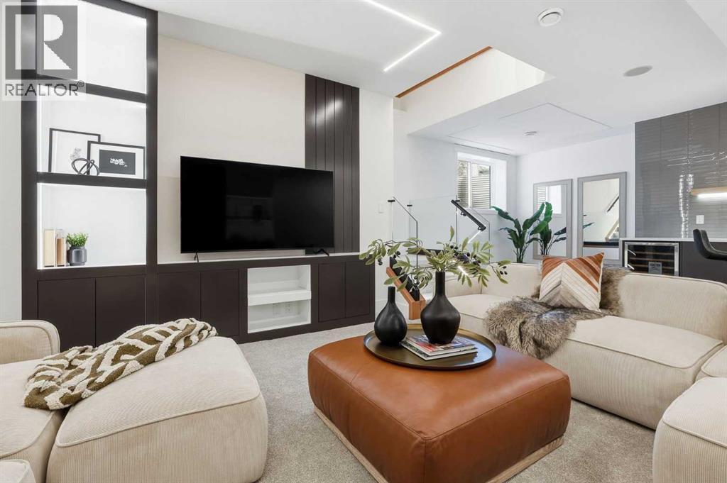 134 Lissington Drive Sw, Calgary, AB - Indoor Photo Showing Living Room