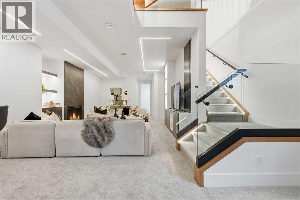 134 Lissington Drive Sw, Calgary, AB - Indoor