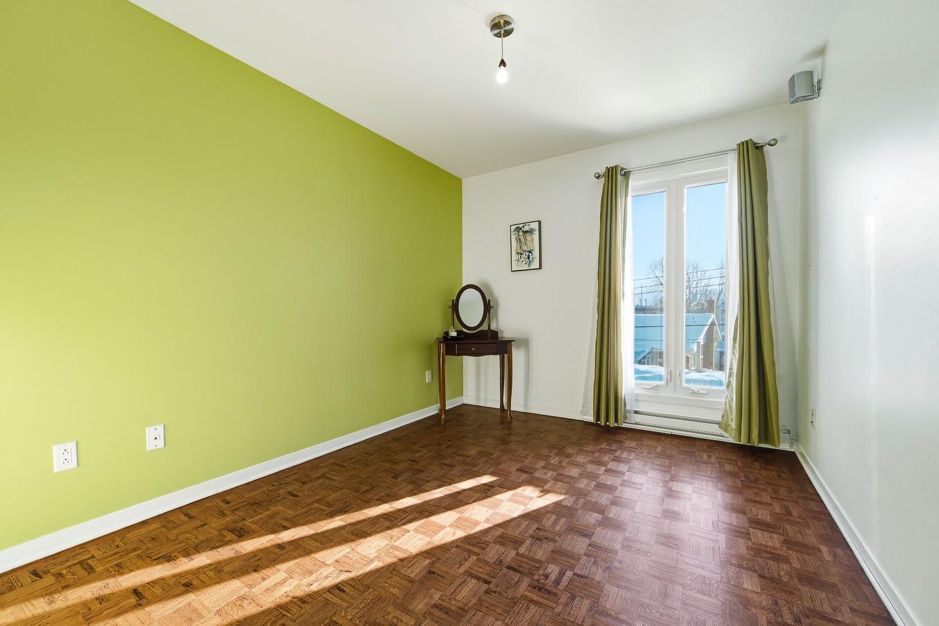 Chambre à coucher - 9120 Av. Émile-Legault, Montréal (Anjou), QC - Indoor Photo Showing Other Room