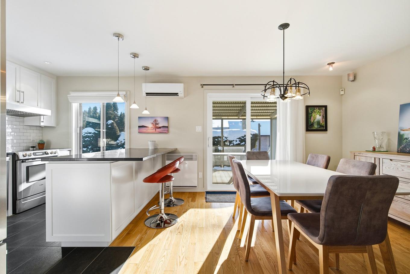 Cuisine - 9120 Av. Émile-Legault, Montréal (Anjou), QC - Indoor