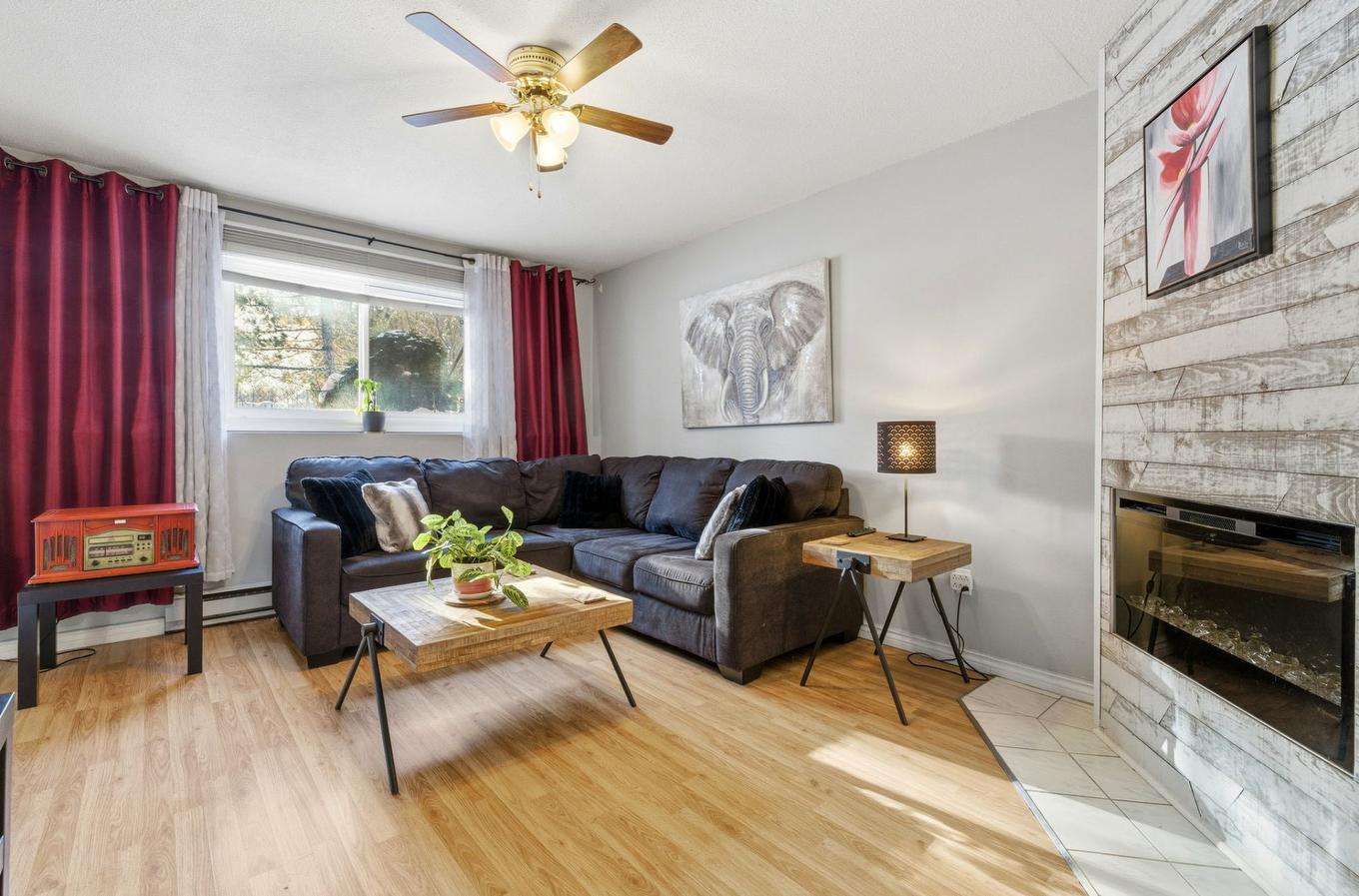 Living room - 2-4 Rue Galipeau, Gatineau (Hull), QC