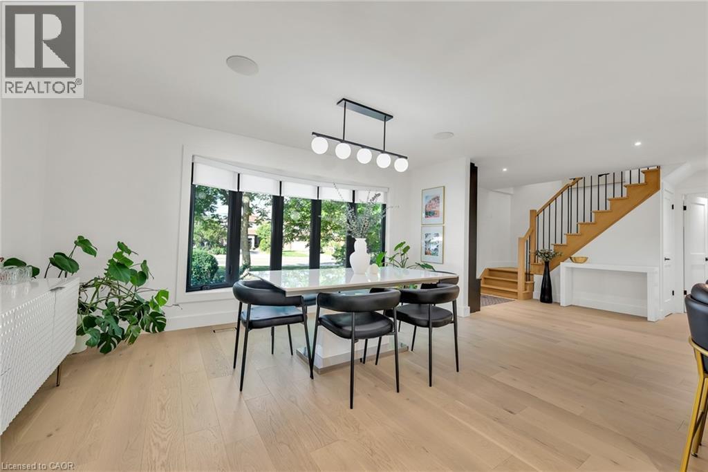 162 Stone Church Road E, Hamilton, ON - Indoor Photo Showing Dining Room