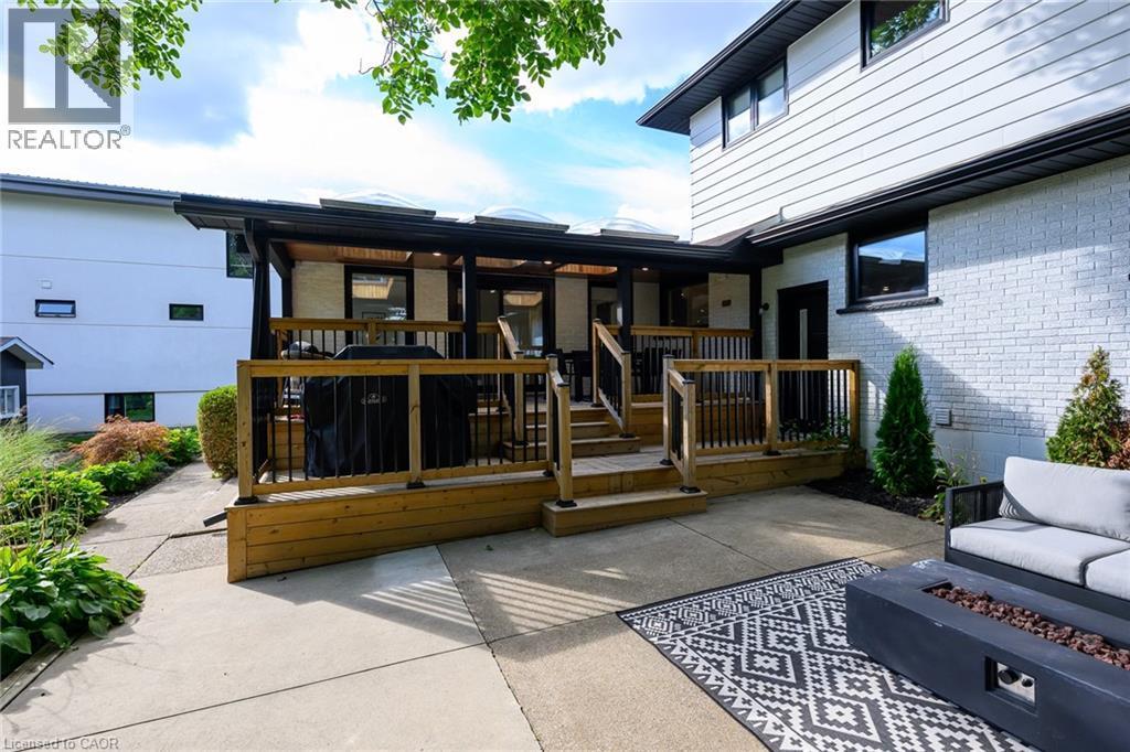 162 Stone Church Road E, Hamilton, ON - Outdoor With Deck Patio Veranda