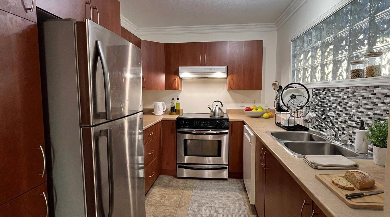 Kitchen - 7-294 Boul. Maisonneuve, Gatineau (Hull), QC - Indoor Photo Showing Kitchen With Double Sink