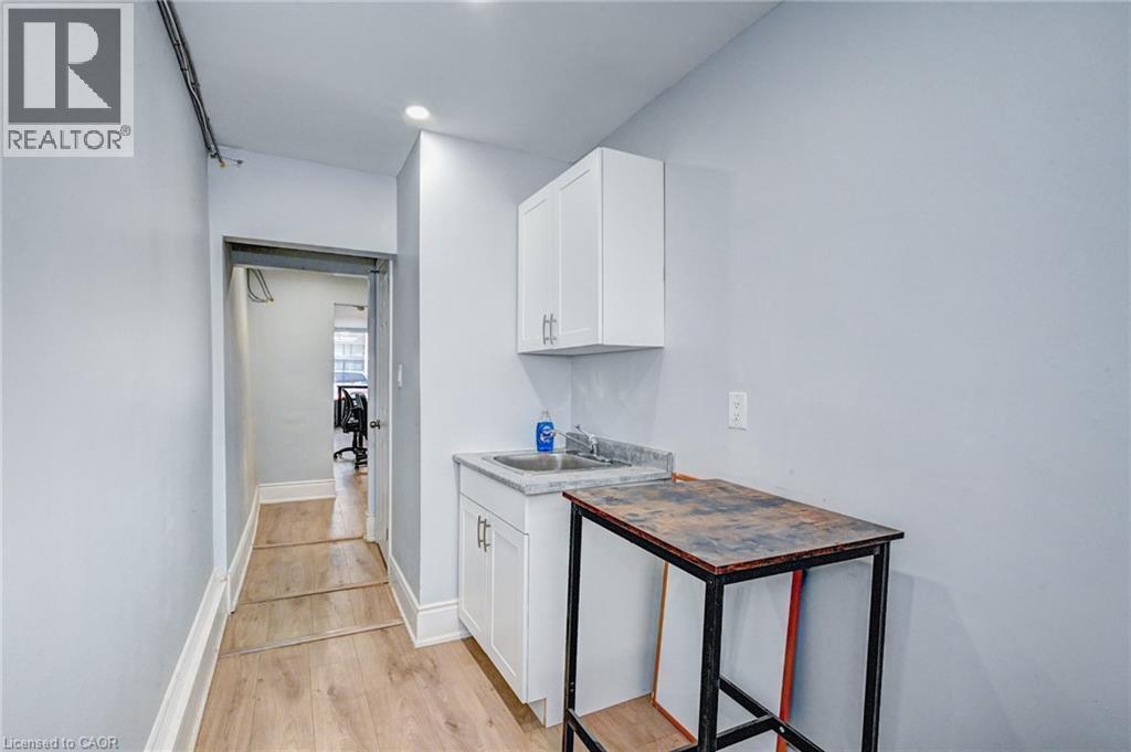 15 Ainslie Street N, Cambridge, ON