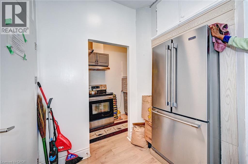 15 Ainslie Street N, Cambridge, ON