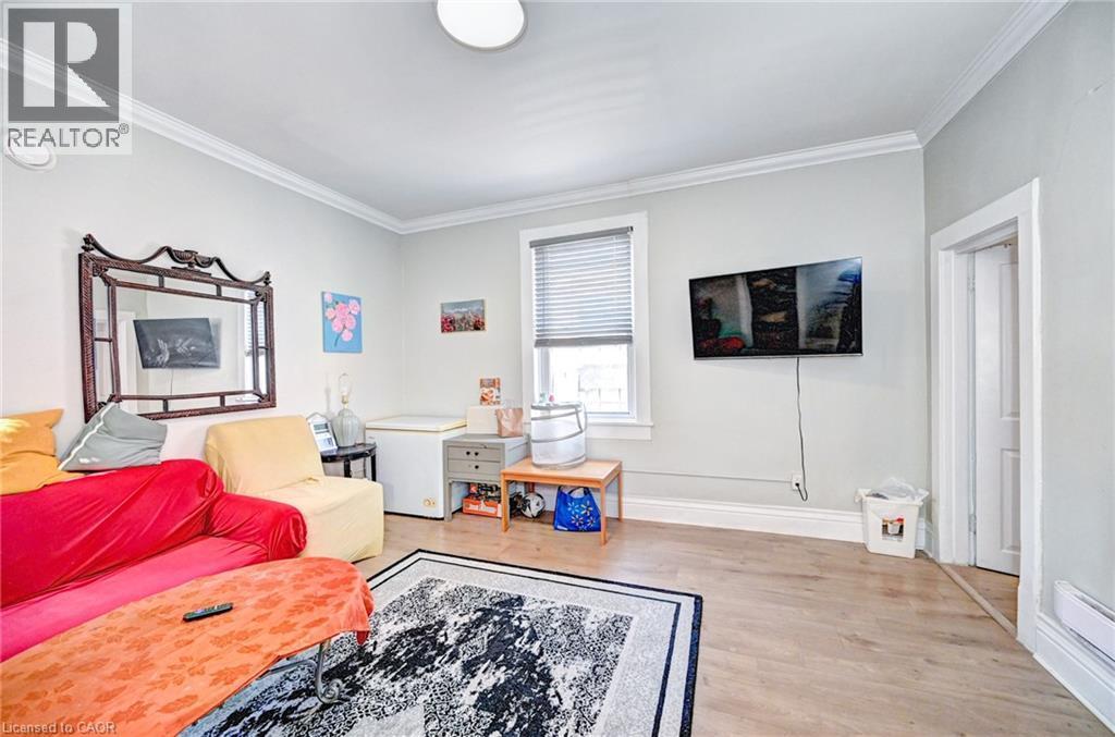 15 Ainslie Street N, Cambridge, ON