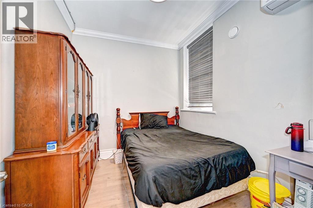 15 Ainslie Street N, Cambridge, ON