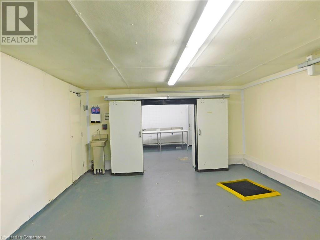 96 Second Road E, Hamilton, ON - Indoor Photo Showing Other Room