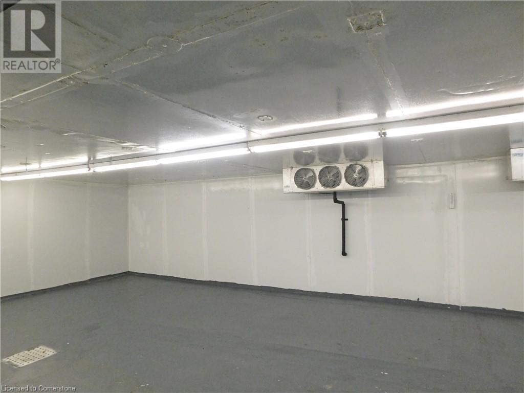 96 Second Road E, Hamilton, ON - Indoor Photo Showing Garage