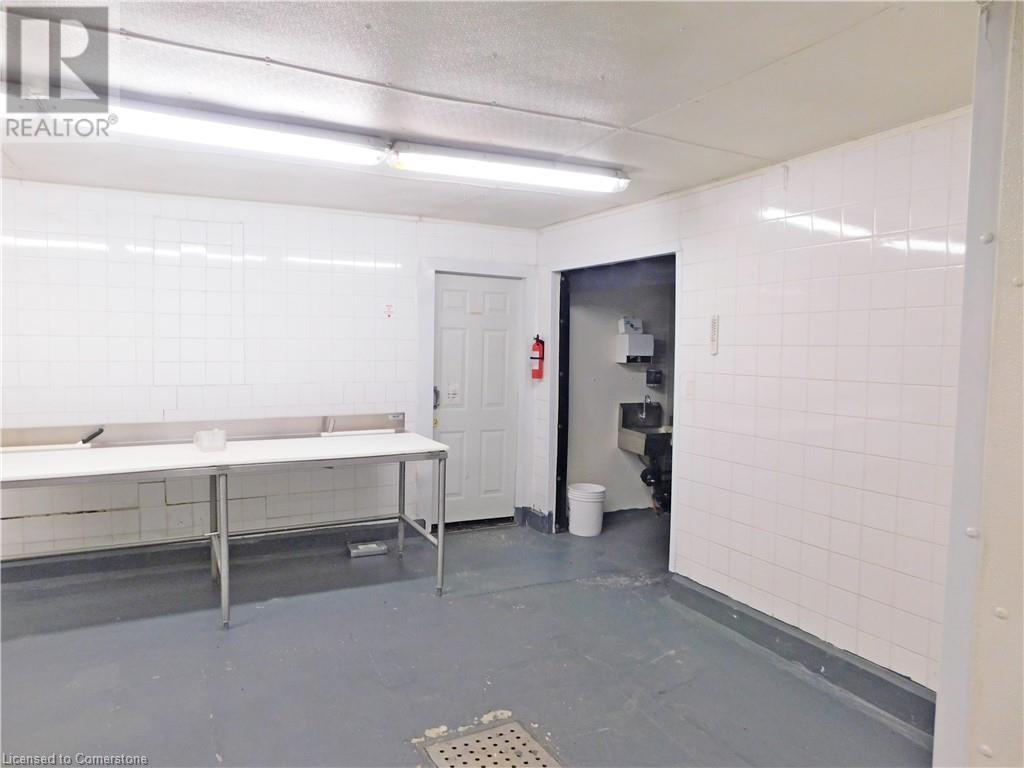 96 Second Road E, Hamilton, ON - Indoor