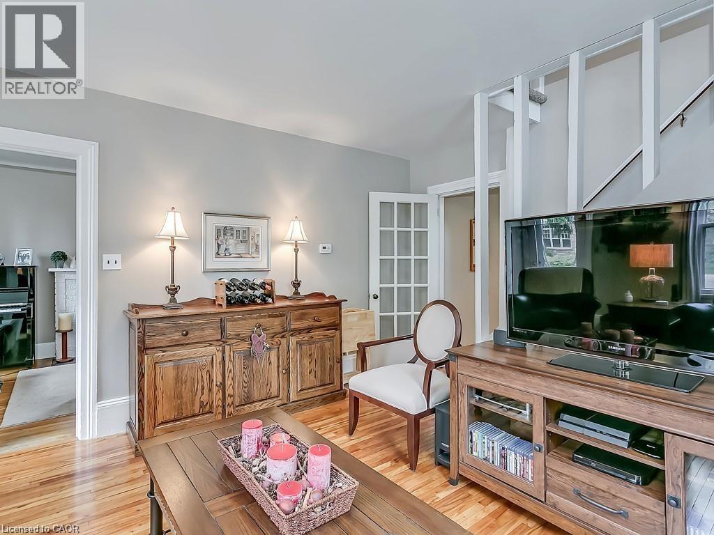 491 Pearl Street, Burlington, ON - Indoor