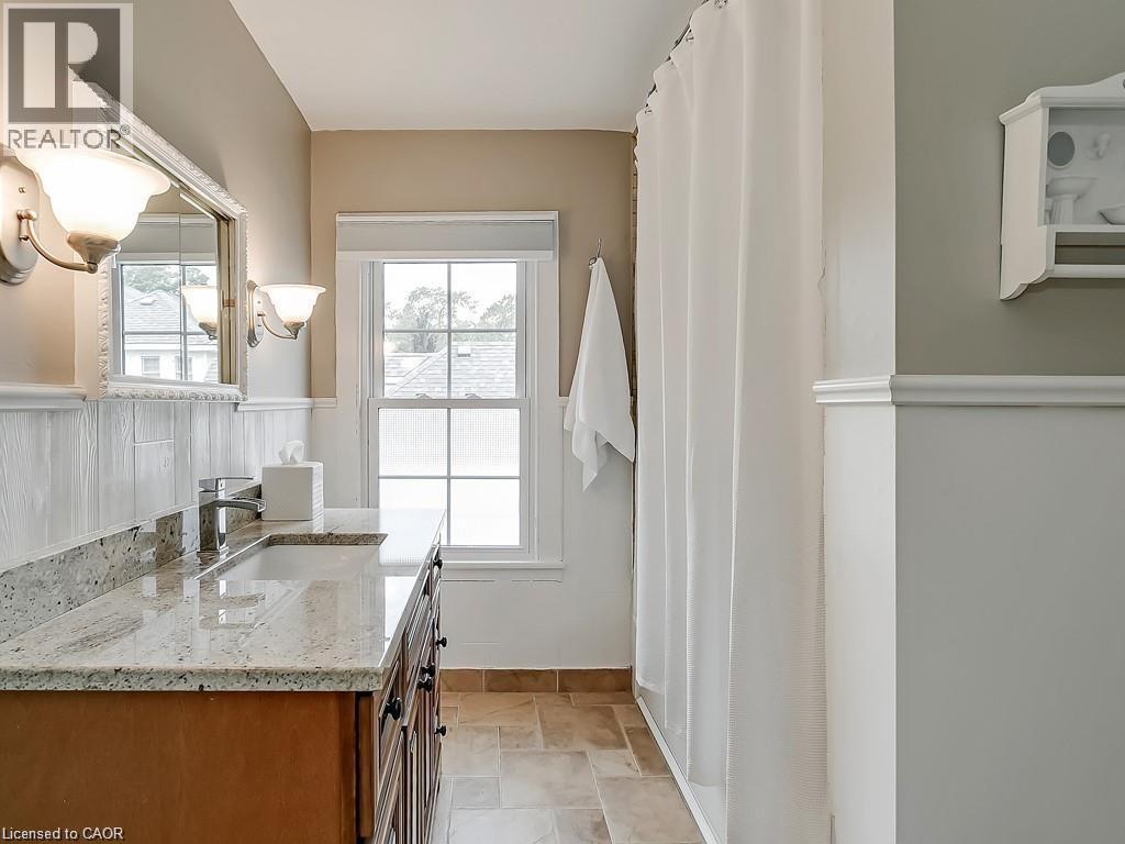 491 Pearl Street, Burlington, ON - Indoor Photo Showing Other Room