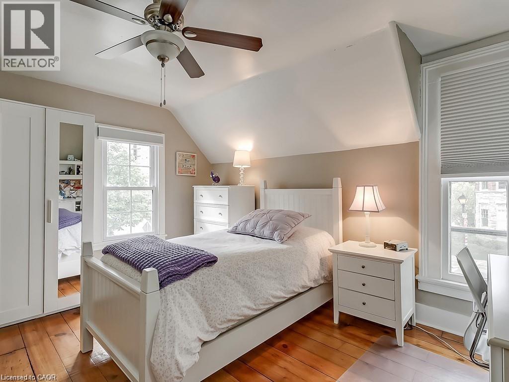 491 Pearl Street, Burlington, ON - Indoor Photo Showing Bedroom